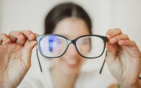 Chau anteojos clásicos: estos son los 3 modelos de lentes que serán tendencia