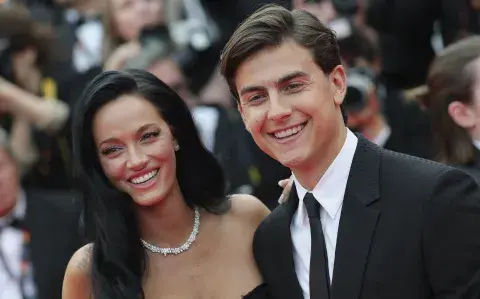 Más presencia argentina en Cannes 2025: así brillaron Oriana Sabatini y Paulo Dybala 