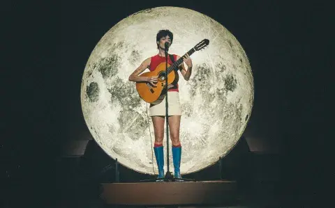 Zoe Gotusso suma nuevas funciones de "Pequeños conciertos", su fogón de emociones musicales Zoe Gotusso suma nuevas funciones de "Pequeños conciertos", su fogón de emociones musicales