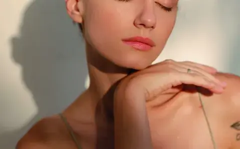 Cosmética emocional: cómo influye la energía y el bienestar en la salud de la piel