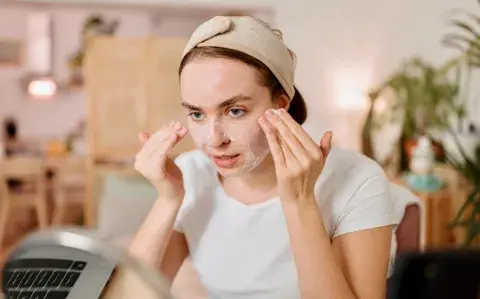 Beauty burnout: por qué estamos agotadas de las rutinas de belleza imposibles Beauty burnout: por qué estamos agotadas de las rutinas de belleza imposibles