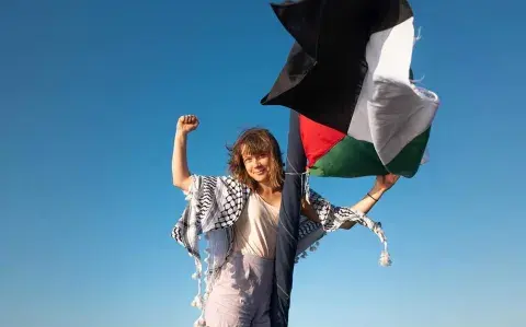 Greta Thunberg viaja rumbo a Suecia luego de ser deportada de Israel Greta Thunberg viaja rumbo a Suecia luego de ser deportada de Israel
