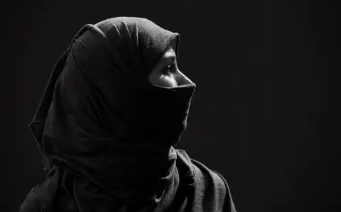 Irán suspendió la aplicación obligatoria del hiyab Irán suspendió la aplicación obligatoria del hiyab