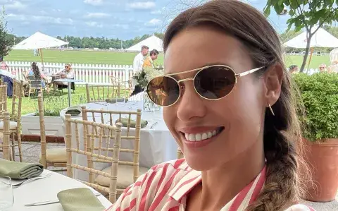 El look de Pampita Ardohain en Londres que anticipa el verano El look de Pampita Ardohain en Londres que anticipa el verano