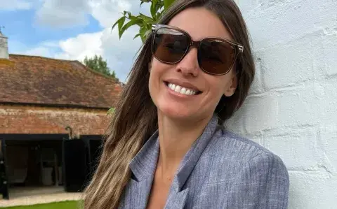 Pampita estuvo en Londres visitando a su novio y deslumbró con sus looks Pampita estuvo en Londres visitando a su novio y deslumbró con sus looks