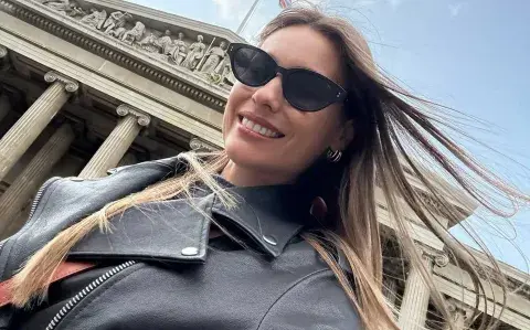Pampita tiene el pantalón tendencia del  2025