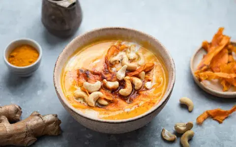 La sopa que levanta el sistema inmunológico: lleva jengibre y cúrcuma La sopa que levanta el sistema inmunológico: lleva jengibre y cúrcuma