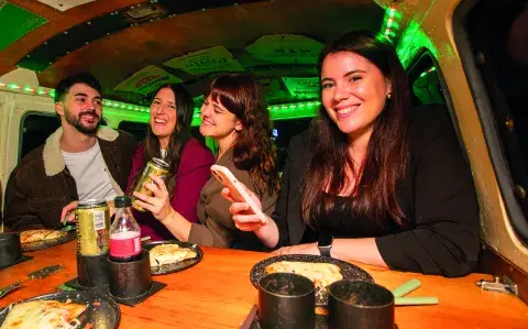 Celebrá la amistad: los planes más divertidos para festejar con amigas Celebrá la amistad: los planes más divertidos para festejar con amigas