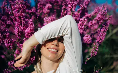 Kindfulness: qué es y cómo puede ayudarte a vivir con menos estrés y más amabilidad Kindfulness: qué es y cómo puede ayudarte a vivir con menos estrés y más amabilidad