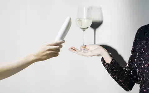 Una noche para los sentidos: cata de vinos y sex toys en Erotique Pink Una noche para los sentidos: cata de vinos y sex toys en Erotique Pink