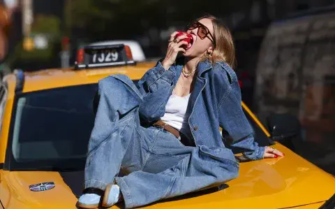 8 zapatillas que llevan las celebrities y que anticipan las tendencias del 2026