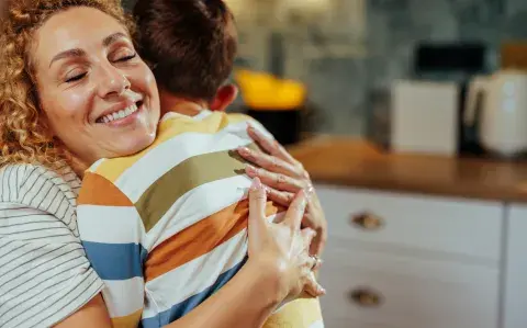 7 roles que los padres deberían evitar con sus hijos, según un experto 7 roles que los padres deberían evitar con sus hijos, según un experto