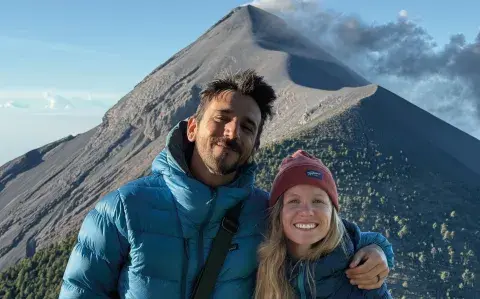 Volcán de Fuego en Guatemala: luna de miel en medio de una experiencia extrema