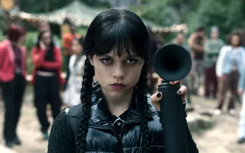 ¿Quién es quién? Las nuevas (y oscuras) mujeres que dominan la temporada 2 de Merlina