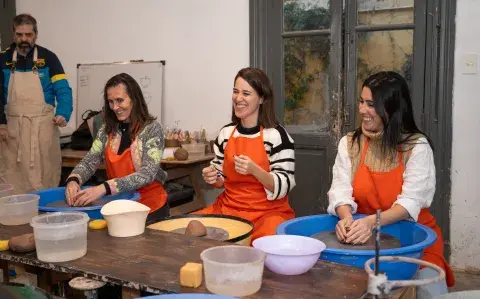 La cerámica como terapia: los beneficios de poner las manos en la arcilla