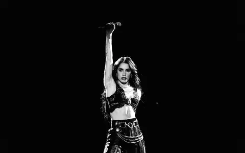 Lali lo hizo de nuevo: un show en Vélez que fue misa, fiesta y revolución Lali lo hizo de nuevo: un show en Vélez que fue misa, fiesta y revolución
