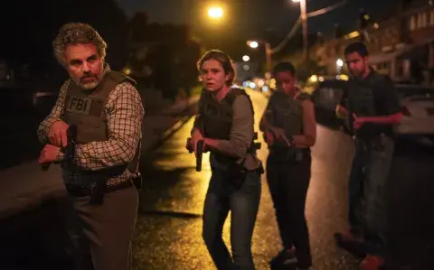 Task: por qué mirar la nueva serie de Mark Ruffalo en HBO Max