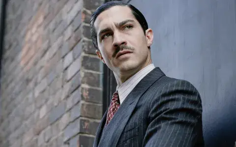 El Chino Darín se convierte en cantante de tango: así es su nueva serie en Netflix