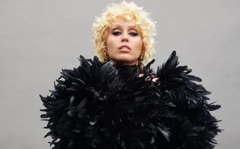 Las increíbles fotos de Miley Cyrus para la portada de Vogue París Las increíbles fotos de Miley Cyrus para la portada de Vogue París