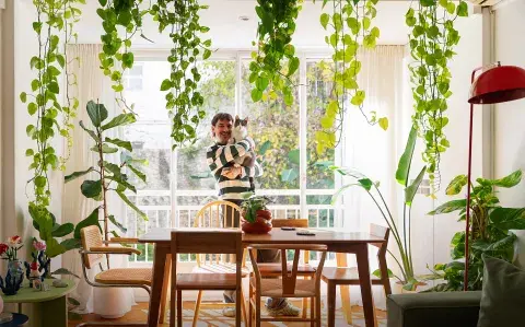 La jungla urbana de Nacho Legeren donde el diseño y la naturaleza conviven La jungla urbana de Nacho Legeren donde el diseño y la naturaleza conviven