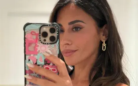 Antonela Roccuzzo sorprendió con una mini bag amarilla de lujo: ¿Cuánto cuesta?