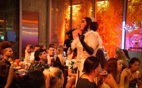 De un drag bingo a un pop up de pizzas: 5 planes foodie para disfrutar el finde largo De un drag bingo a un pop up de pizzas: 5 planes foodie para disfrutar el finde largo