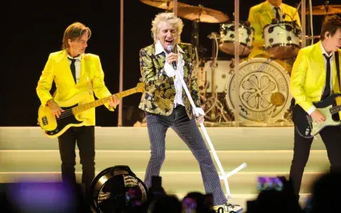 Rod Stewart hizo vibrar al Movistar Arena con su magia intacta Rod Stewart hizo vibrar al Movistar Arena con su magia intacta