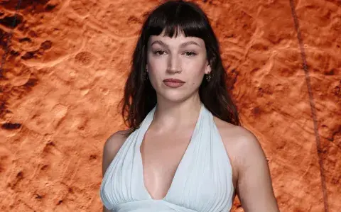 Úrsula Corberó mostró su pancita de embarazada en París Fashion Week Úrsula Corberó mostró su pancita de embarazada en París Fashion Week