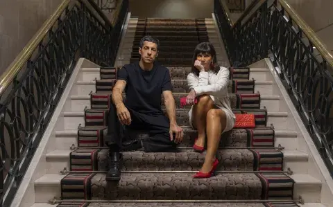 Envidiosa: cómo afecta a la pareja cuando uno quiere mostrarse en redes