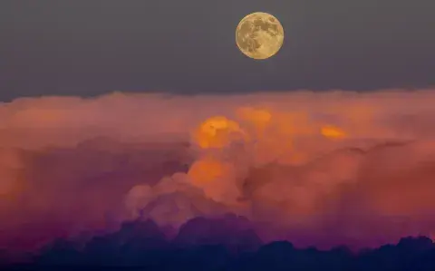 Llega la superluna llena en Tauro: ¿cuándo verla?