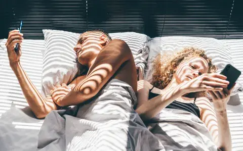 La crisis de los vínculos en la era digital: qué hacer con la hiperconexión La crisis de los vínculos en la era digital: qué hacer con la hiperconexión