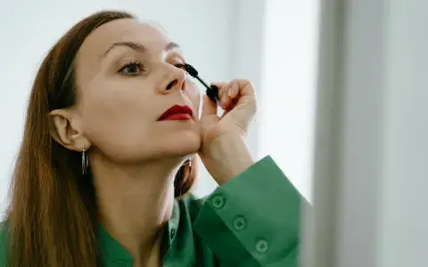 Chau a la piel cansada y sin brillo: claves para recuperarla tras los festejos