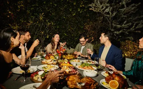 Así es el encuentro tendencia para solteros de 30 a 55 con cena y teatro