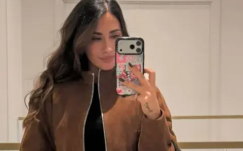 Antonela Roccuzzo con un look casual para ir a ver a Lionel Messi a la cancha