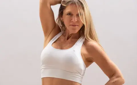 Del body checking al body listening: el cambio que mejora tu energía Del body checking al body listening: el cambio que mejora tu energía