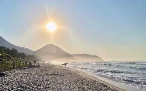 Brasil: la playa de nombre difícil elegida por los amantes del surf que es furor entre los argentinos 