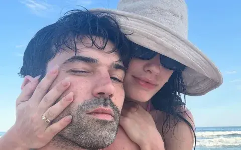 Lali Espósito y Pedro Rosemblat anunciaron su casamiento