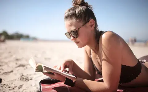 Estos son los libros más leídos por los argentinos este verano 2026