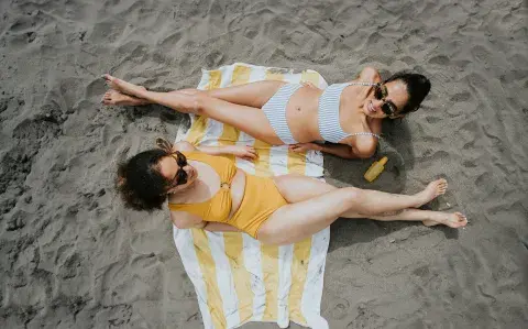 Esta es la prenda tendencia infaltable para la playa que seguro tenés en tu armario