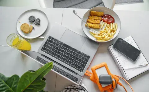 Qué alimentos conviene evitar en verano: consejos para una dieta saludable