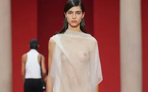 Quién es Loli Bahía, la nueva pareja de Rosalía