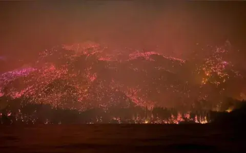 Continúan los incendios en la Patagonia. Epuyén, Chubut.