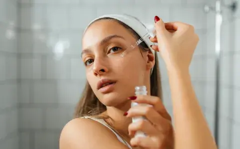 Skincare en verano: cómo adaptar tu rutina al calor y al sol Skincare en verano: cómo adaptar tu rutina al calor y al sol