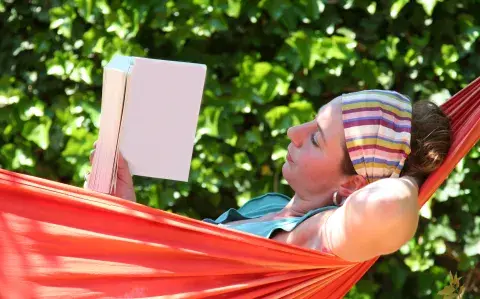 Desconectar en vacaciones: claves para proteger la salud emocional