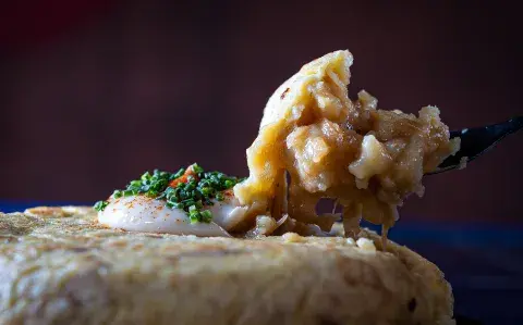 Receta tortilla de papas: el secreto para que salga bien cremosa