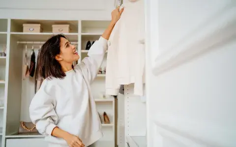 El armario inteligente del otoño: 10 básicos que resuelven cualquier look