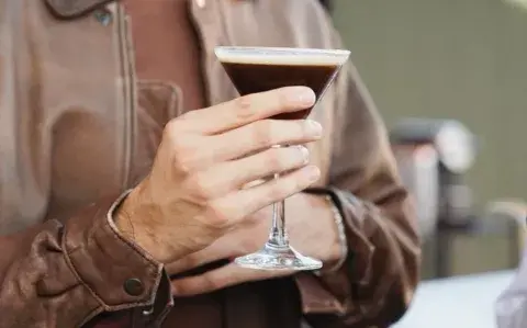 Cócteles con café: la tendencia que lleva esta bebida de la taza a la barra Cócteles con café: la tendencia que lleva esta bebida de la taza a la barra