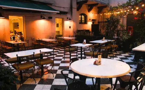 3 casonas históricas donde comer y vivir una experiencia única en Buenos Aires 3 casonas históricas donde comer y vivir una experiencia única en Buenos Aires