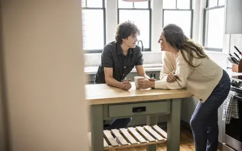 “Mamá, tengo novia”: cómo hablar de salud sexual en la adolescencia “Mamá, tengo novia”: cómo hablar de salud sexual en la adolescencia