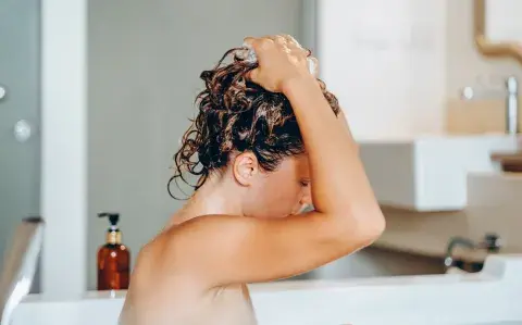 Shampoo: cómo elegir el correcto según tu cuero cabelludo Shampoo: cómo elegir el correcto según tu cuero cabelludo